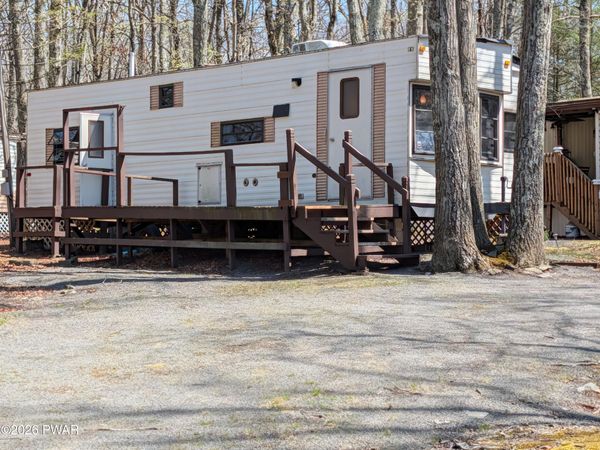 101 Opussum Lane, Shohola, PA 18458