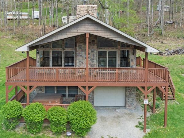 100 First Street, Confluence, PA 15424