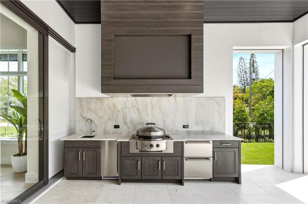 1079 Diana Ave, Naples, FL 34103 Photo