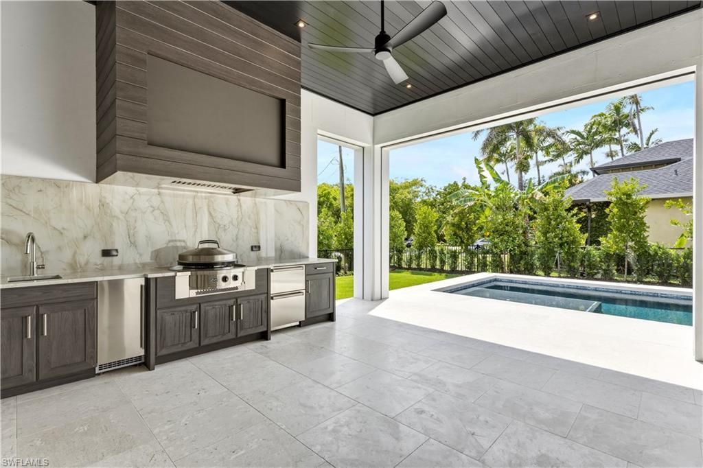 1079 Diana Ave, Naples, FL 34103 Photo