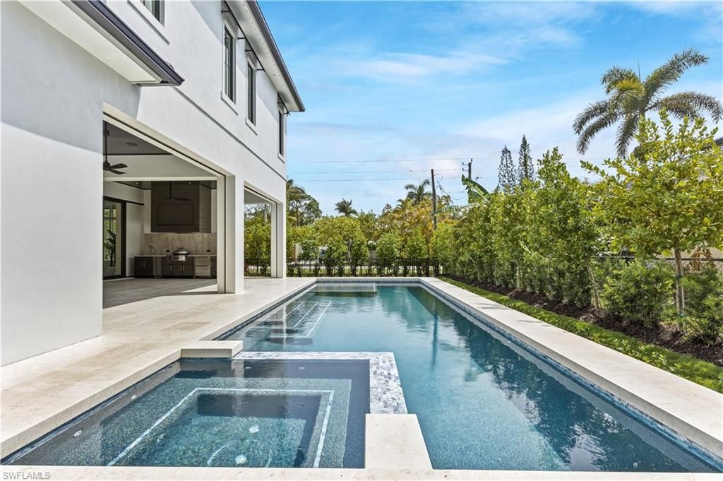 1079 Diana Ave, Naples, FL 34103 Photo