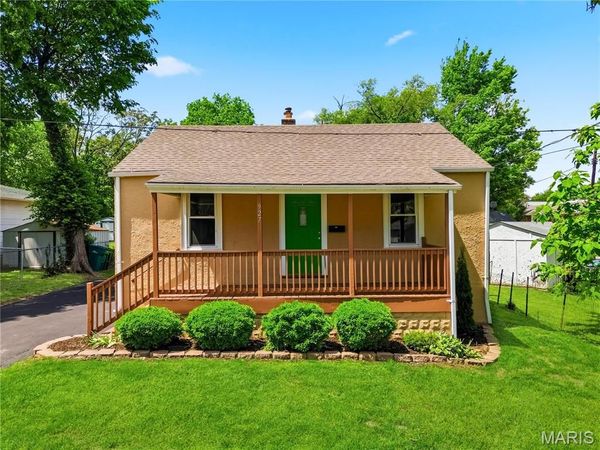 927 N Elm Avenue, Webster Groves, MO 63119