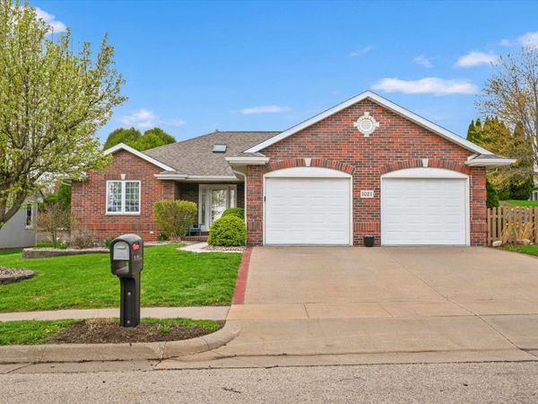 1021 Barbaralee Drive, Dubuque, IA 52003
