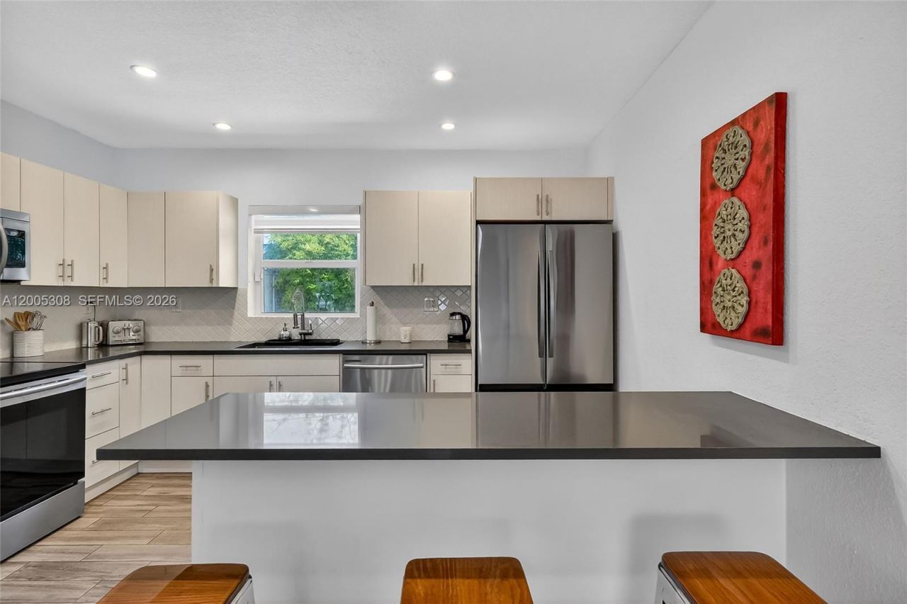 541 NW 109th St , Miami, FL 33168 Photo