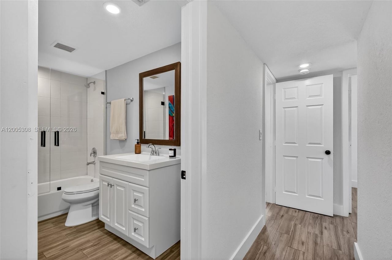 541 NW 109th St , Miami, FL 33168 Photo