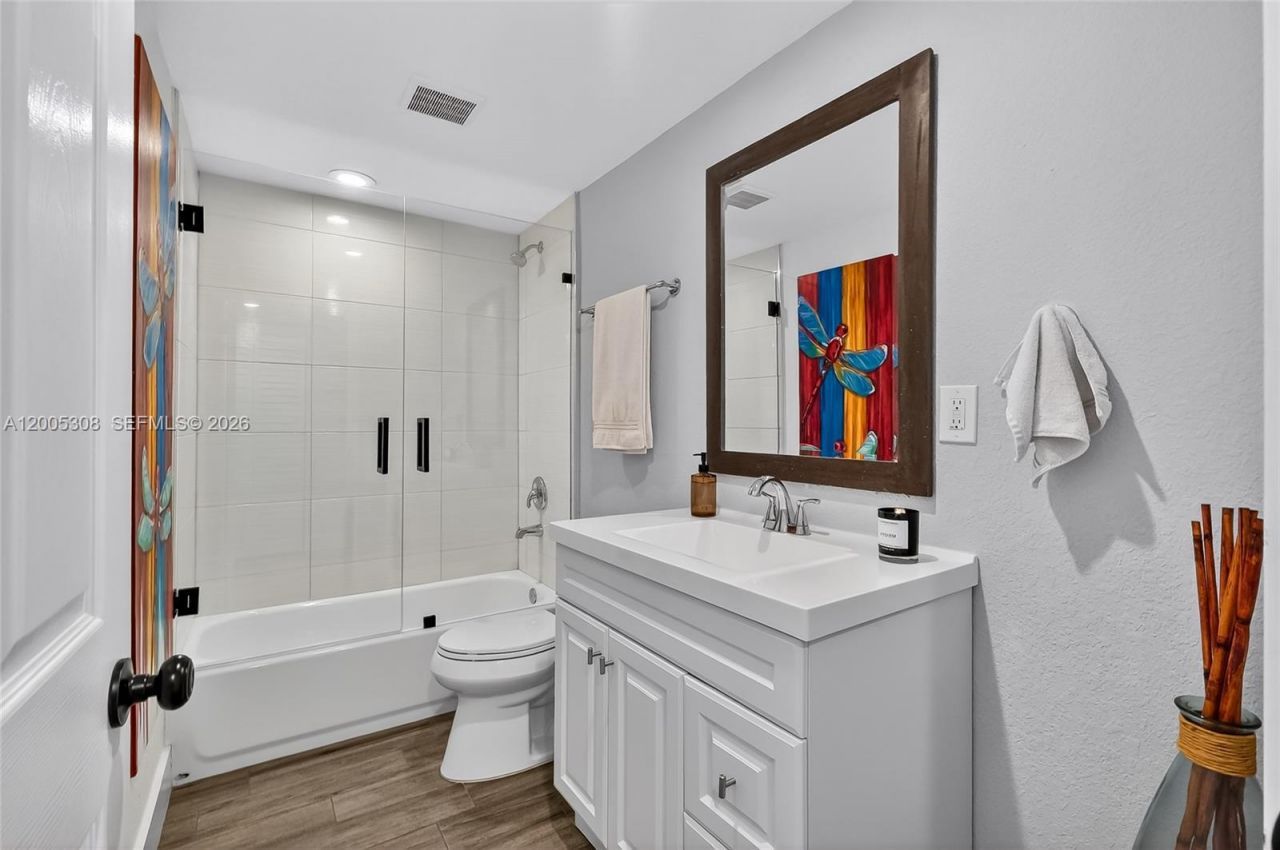 541 NW 109th St , Miami, FL 33168 Photo