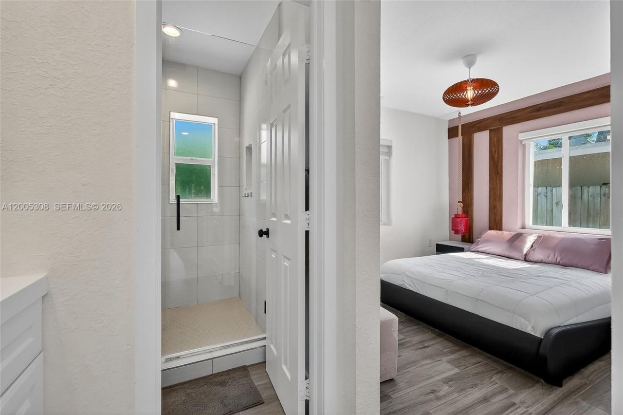 541 NW 109th St , Miami, FL 33168 Photo