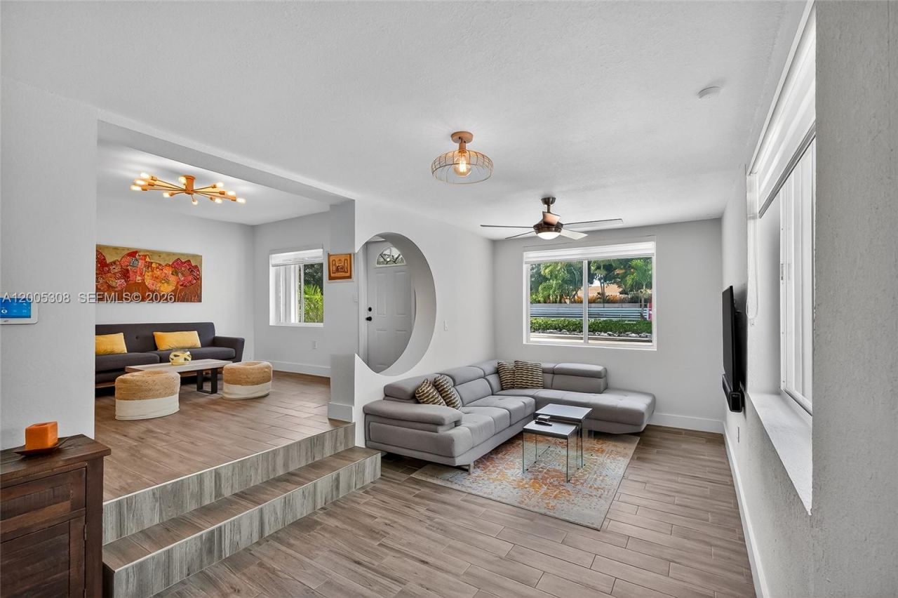 541 NW 109th St , Miami, FL 33168 Photo