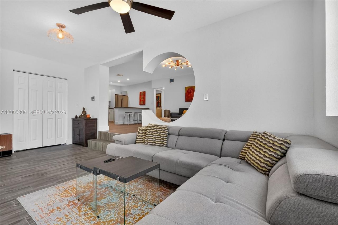 541 NW 109th St , Miami, FL 33168 Photo