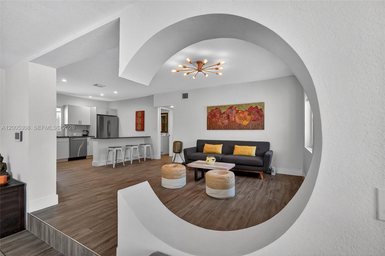 541 NW 109th St , Miami, FL 33168 Photo