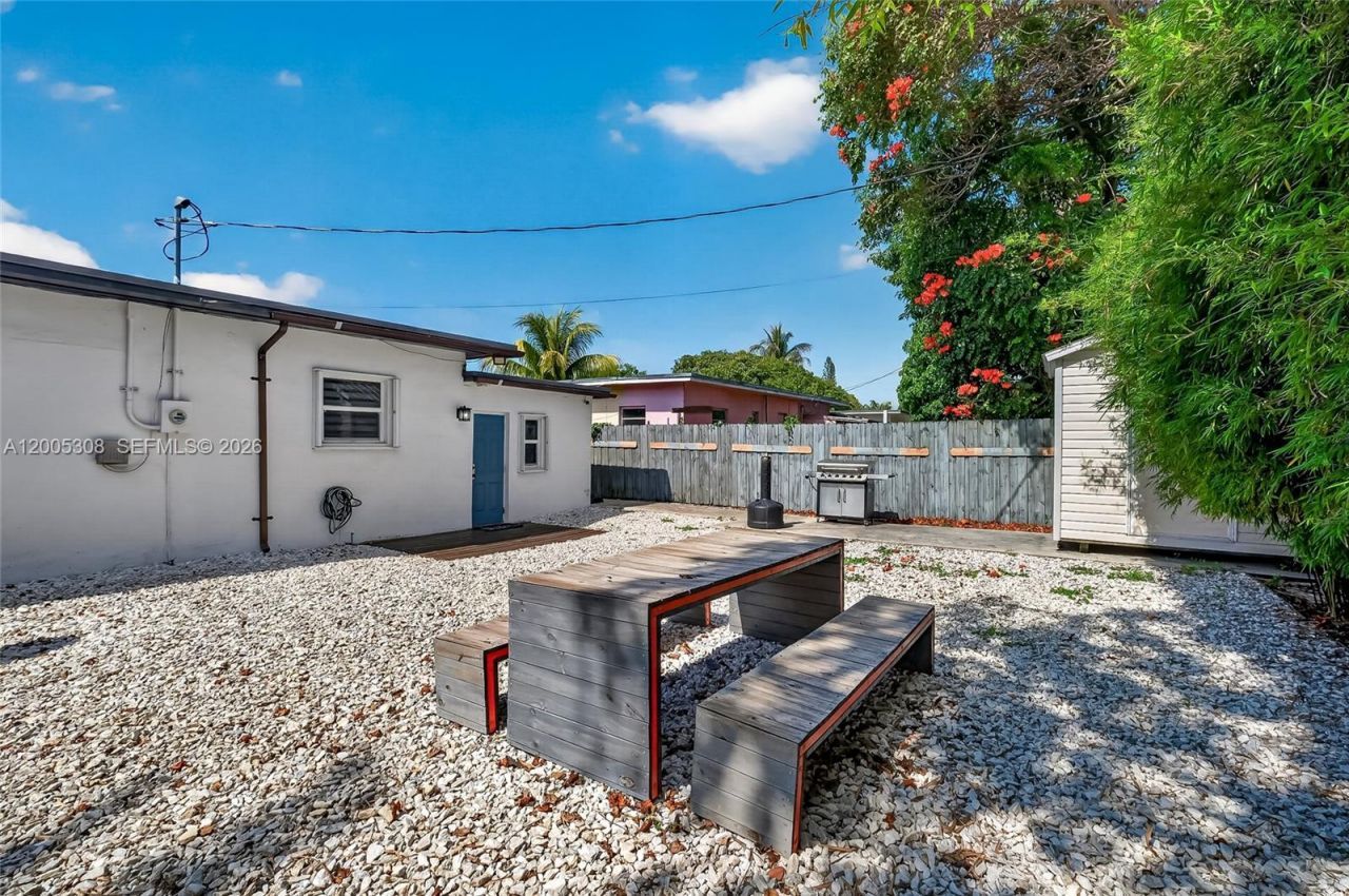 541 NW 109th St, Miami, FL 33168 Photo