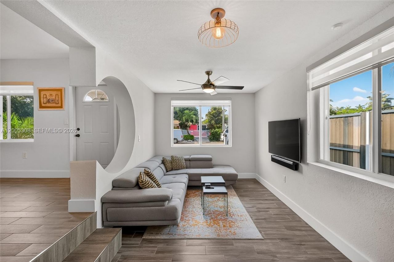 541 NW 109th St , Miami, FL 33168 Photo