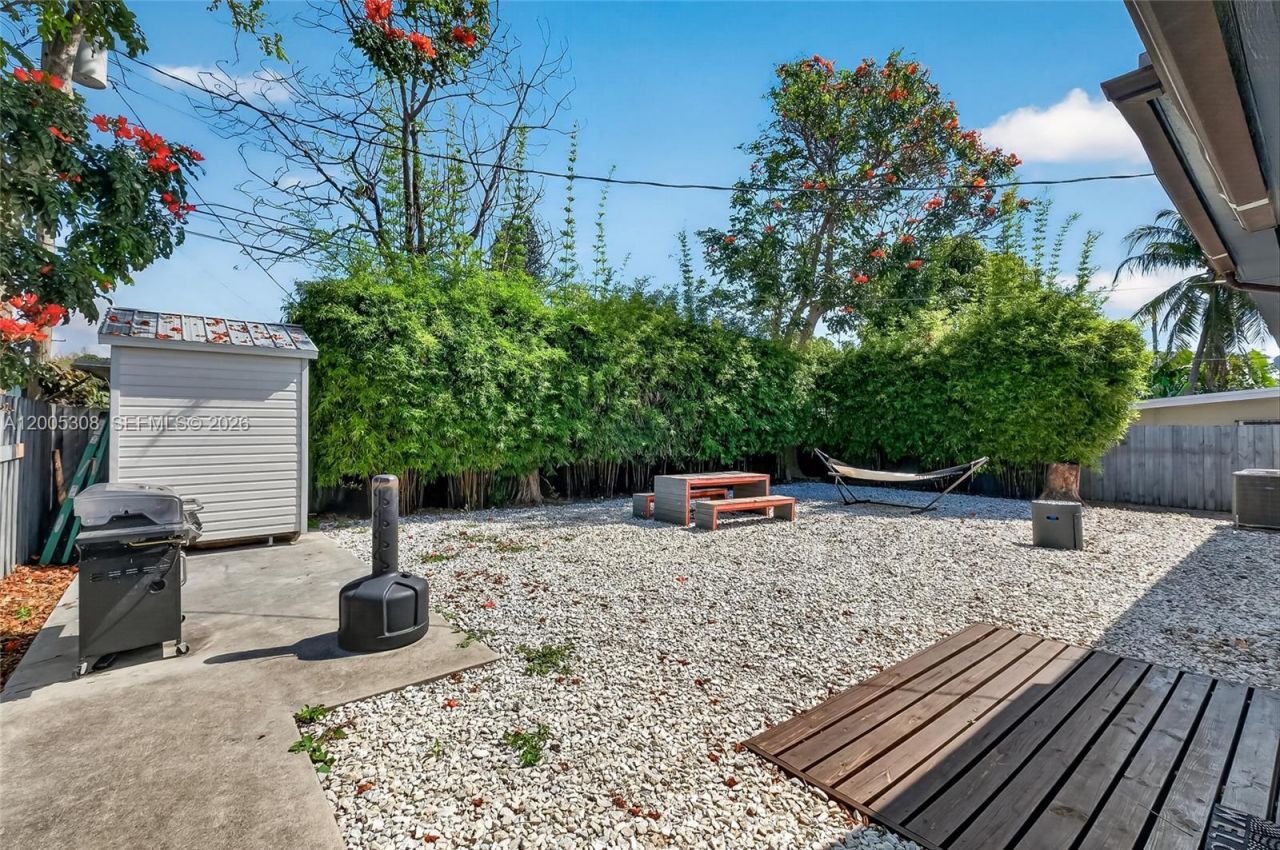 541 NW 109th St , Miami, FL 33168 Photo