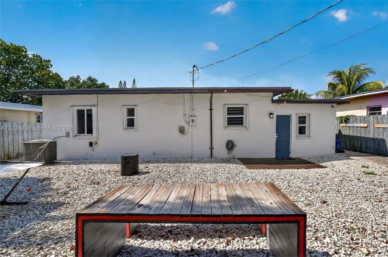 541 NW 109th St , Miami, FL 33168 Photo