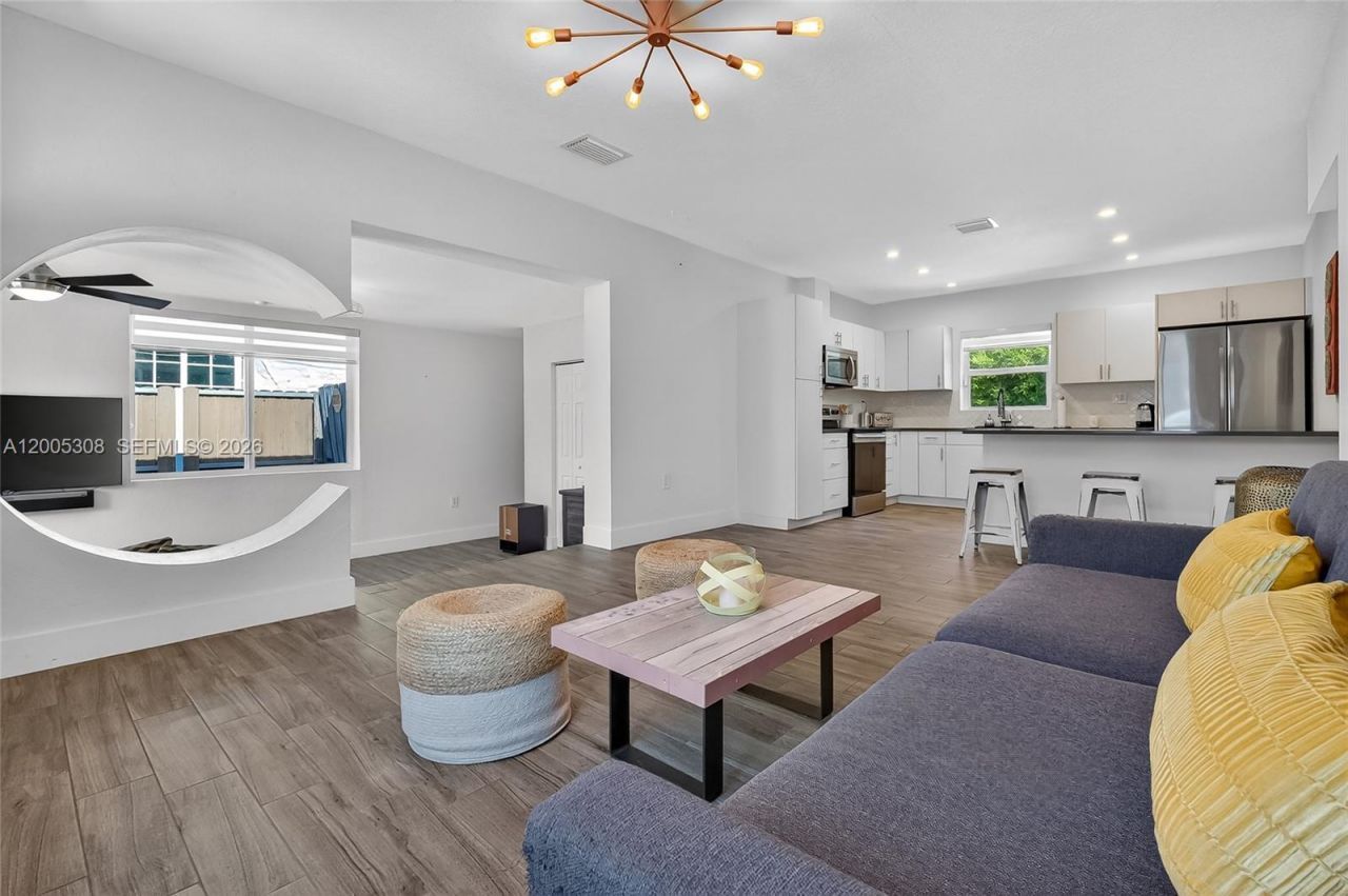 541 NW 109th St , Miami, FL 33168 Photo