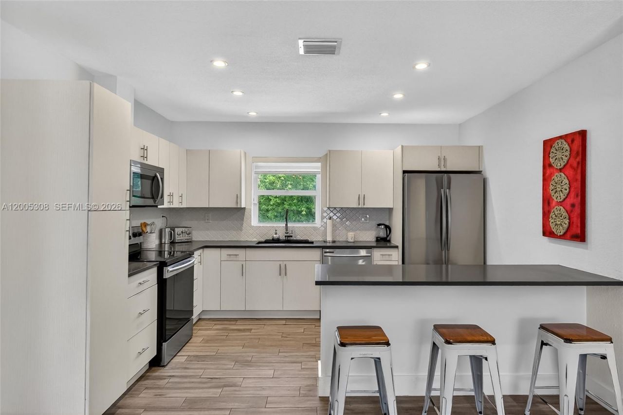 541 NW 109th St , Miami, FL 33168 Photo