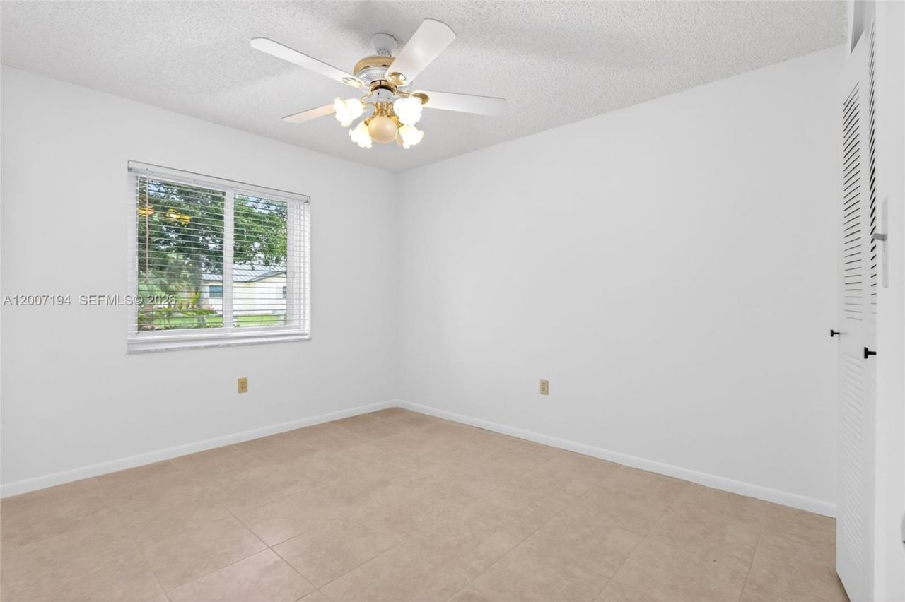 11211 SW 138th Ter, Miami, FL 33176 Photo