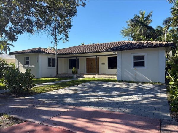 5620 Alton Rd, Miami Beach, FL 33140
