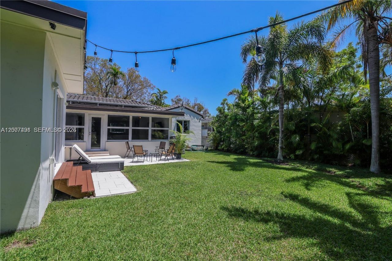 5620 Alton Rd, Miami Beach, FL 33140 Photo