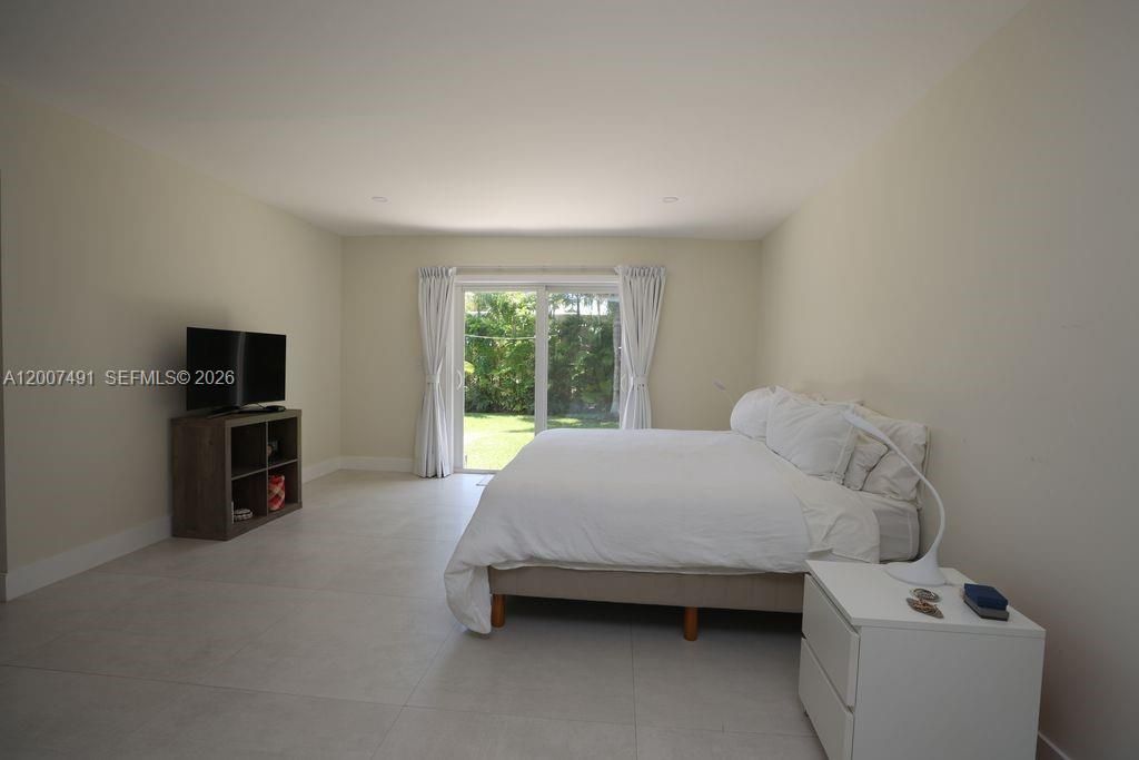5620 Alton Rd, Miami Beach, FL 33140 Photo