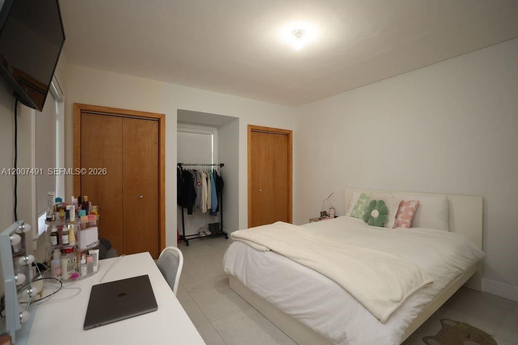 5620 Alton Rd, Miami Beach, FL 33140 Photo