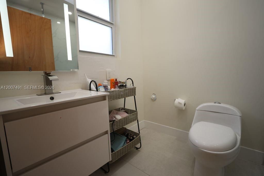 5620 Alton Rd, Miami Beach, FL 33140 Photo