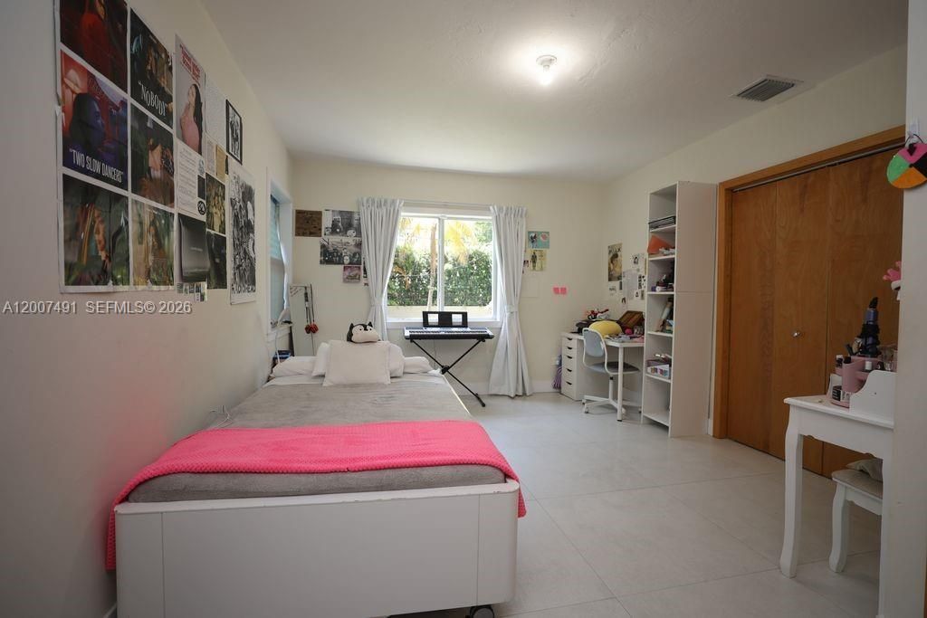 5620 Alton Rd, Miami Beach, FL 33140 Photo