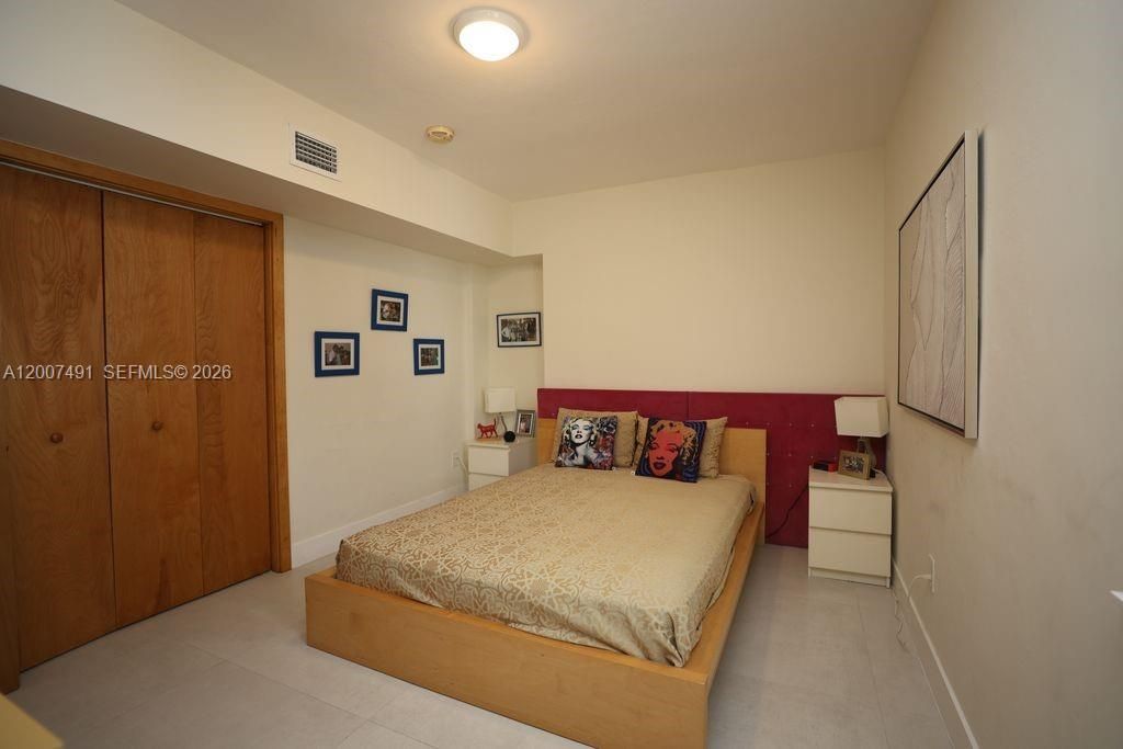 5620 Alton Rd, Miami Beach, FL 33140 Photo