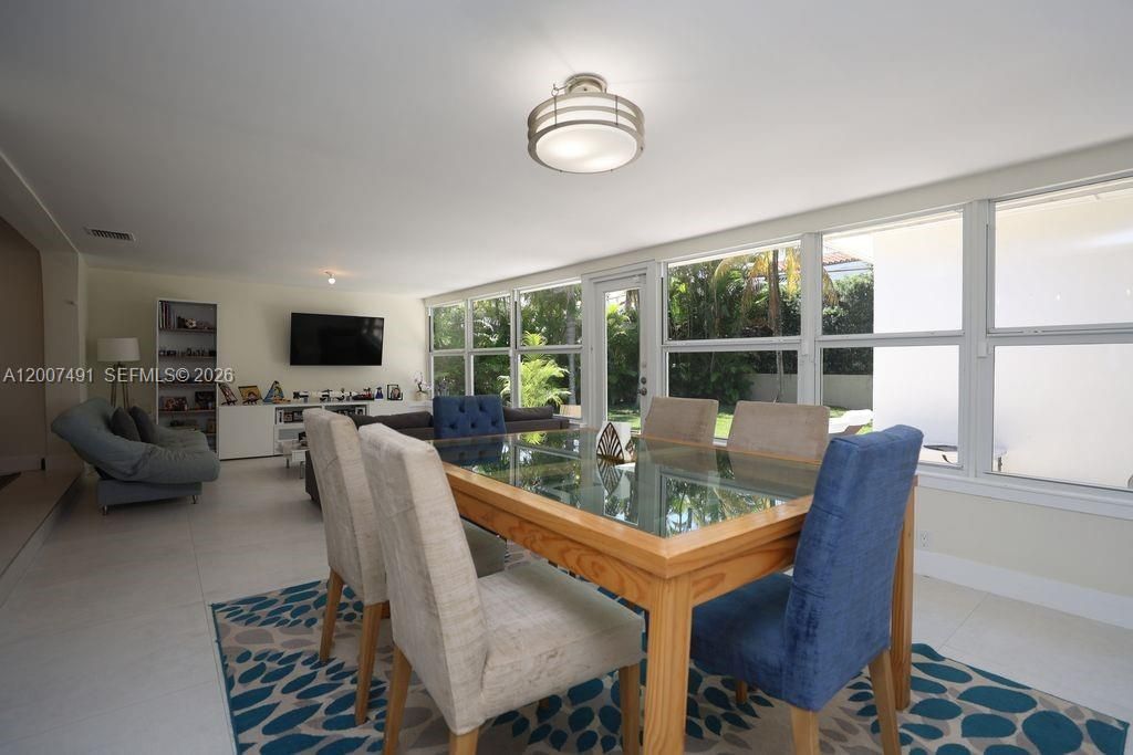 5620 Alton Rd, Miami Beach, FL 33140 Photo