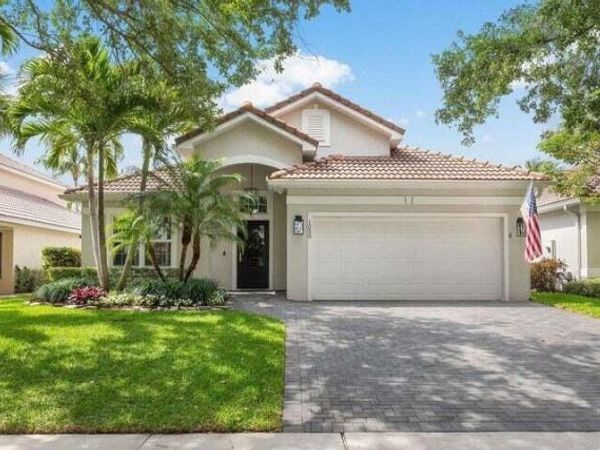1050 Delray Lakes Drive, Delray Beach, FL 33444