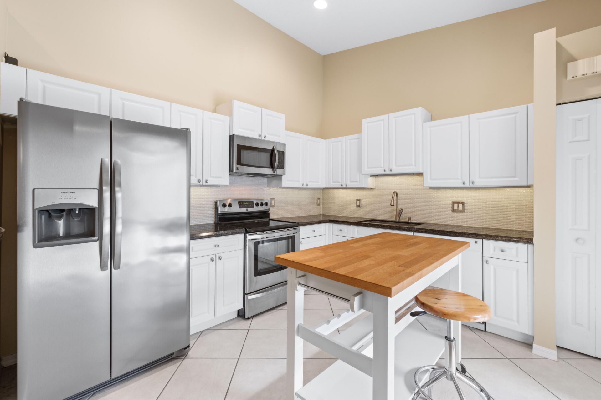2179 Man Of War, West Palm Beach, FL 33411 Photo