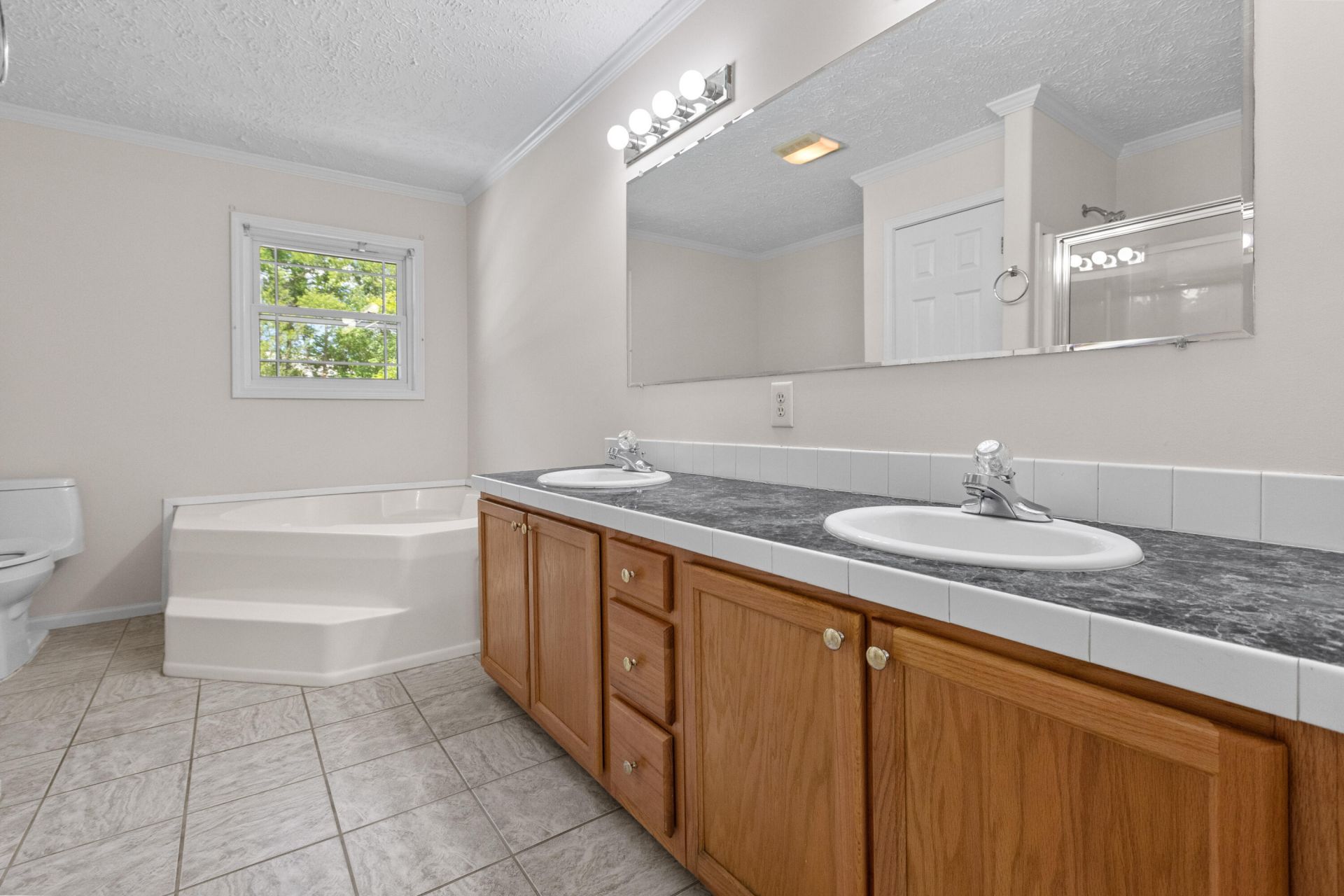 3241 Clairmont Drive Photo 23