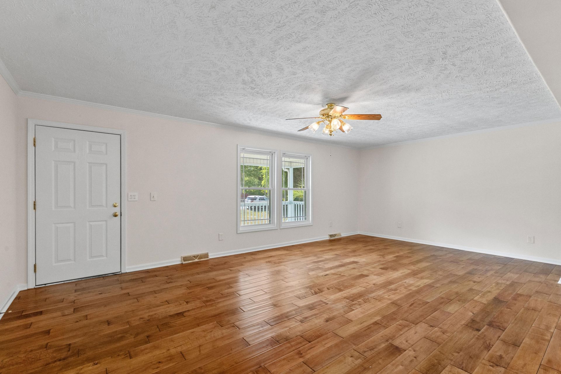 3241 Clairmont Drive Photo 7