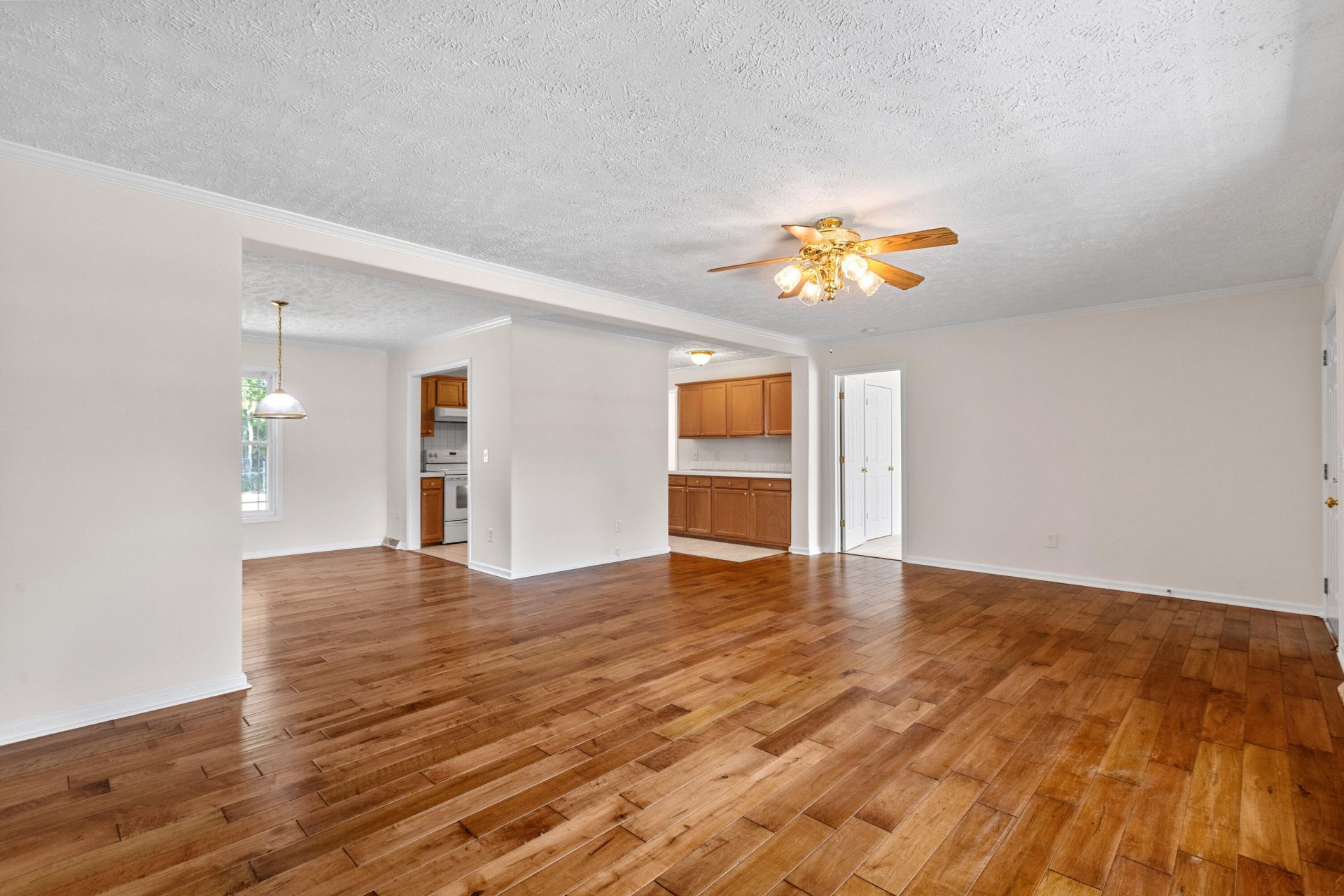 3241 Clairmont Drive Photo 9