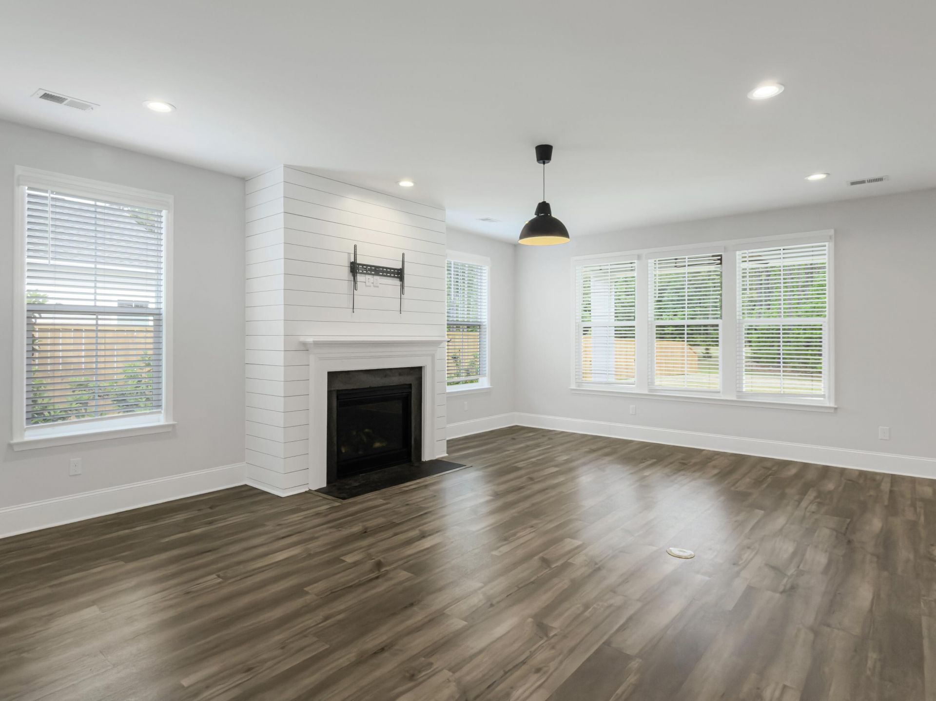 216 Quimby Hill Drive Photo 7