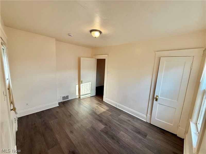 6913 Harvard Avenue, Cleveland, OH 44105 Photo 13