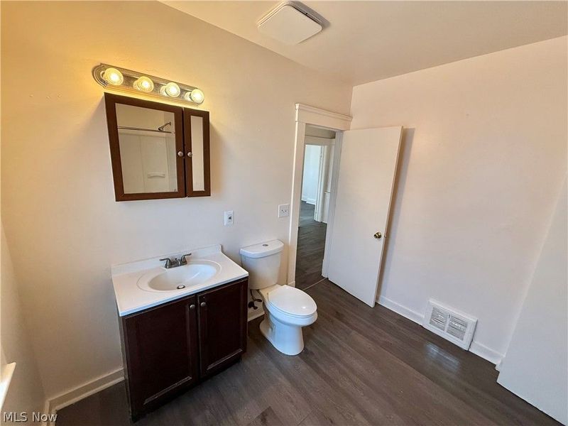 6913 Harvard Avenue, Cleveland, OH 44105 Photo 16