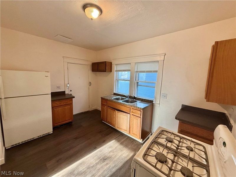 6913 Harvard Avenue, Cleveland, OH 44105 Photo 9