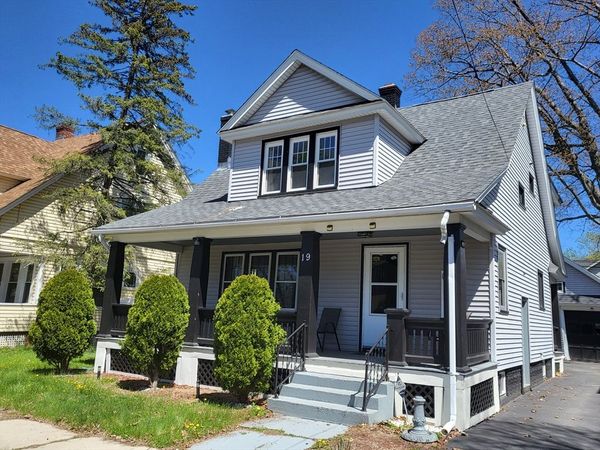 19 Greenbrier St, Springfield, MA 01108