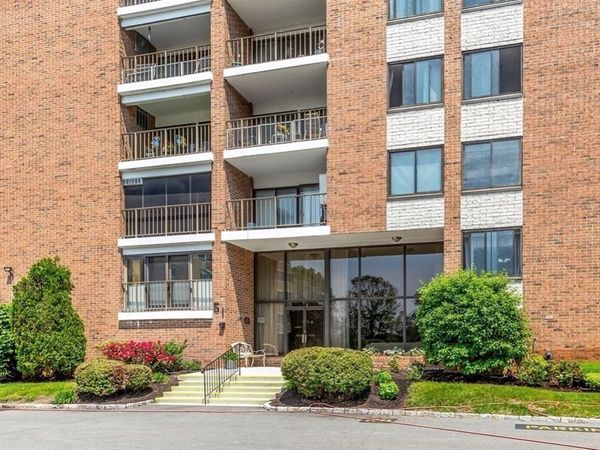 51 Melrose St, Unit 4D, Melrose, MA 02176