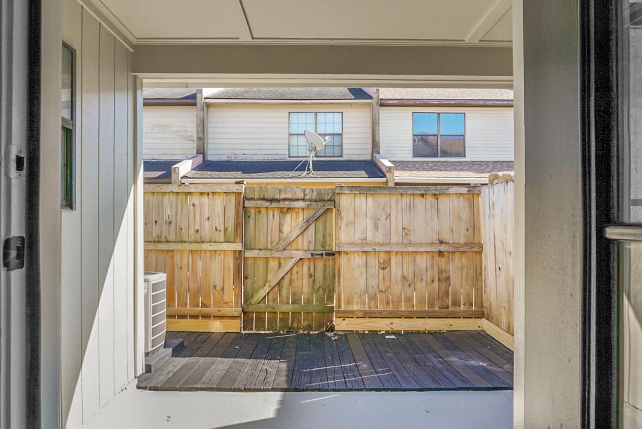 4191 Highgate Court Photo 17