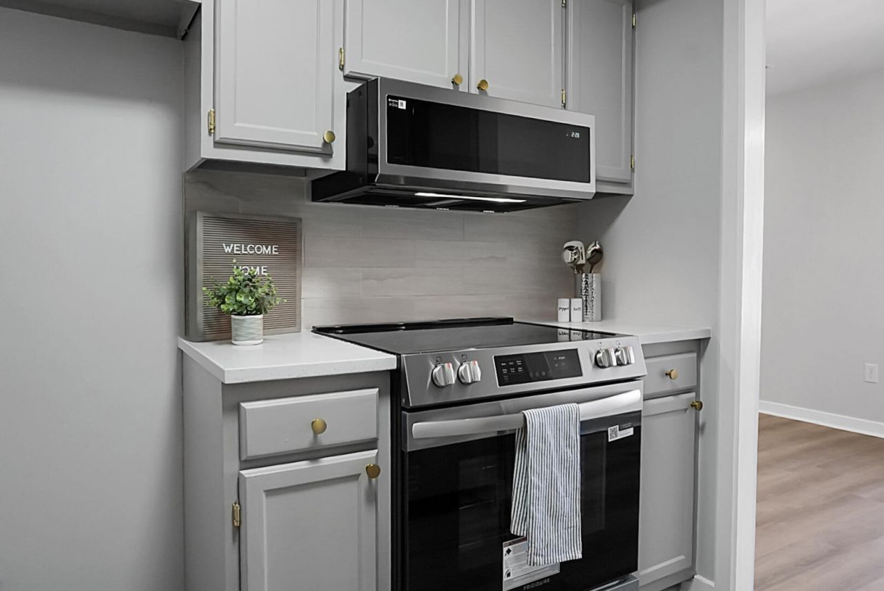 4191 Highgate Court Photo 5