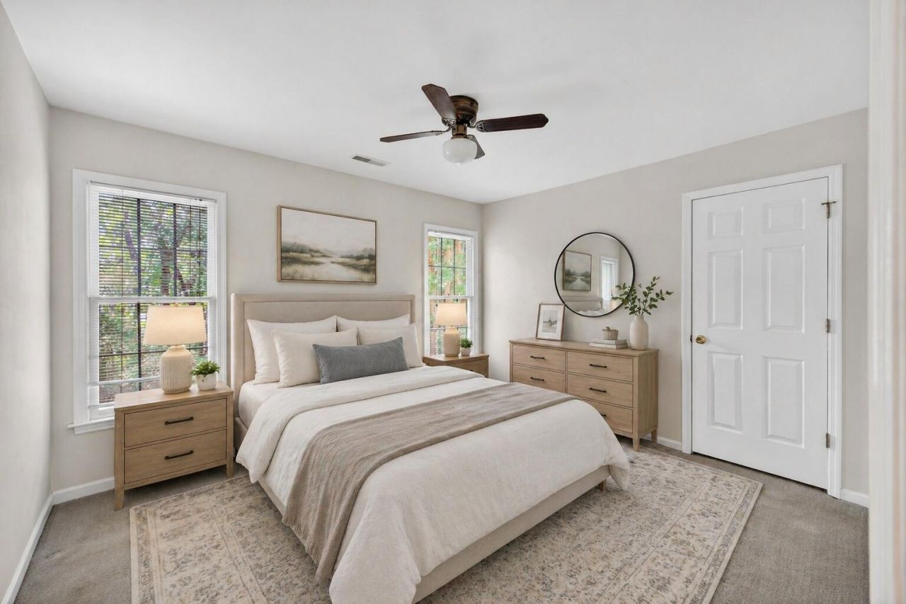 5425 Roxbury Drive Photo 11