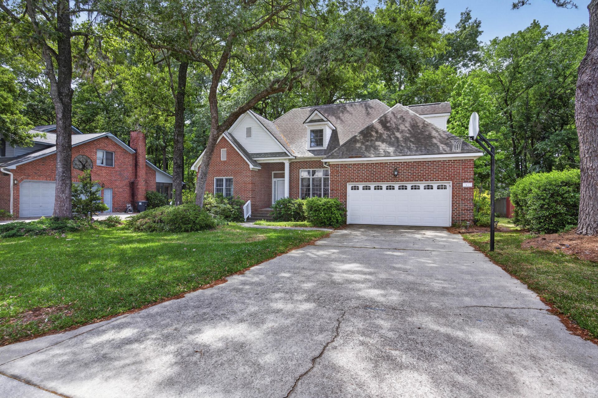 5425 Roxbury Drive Photo 16