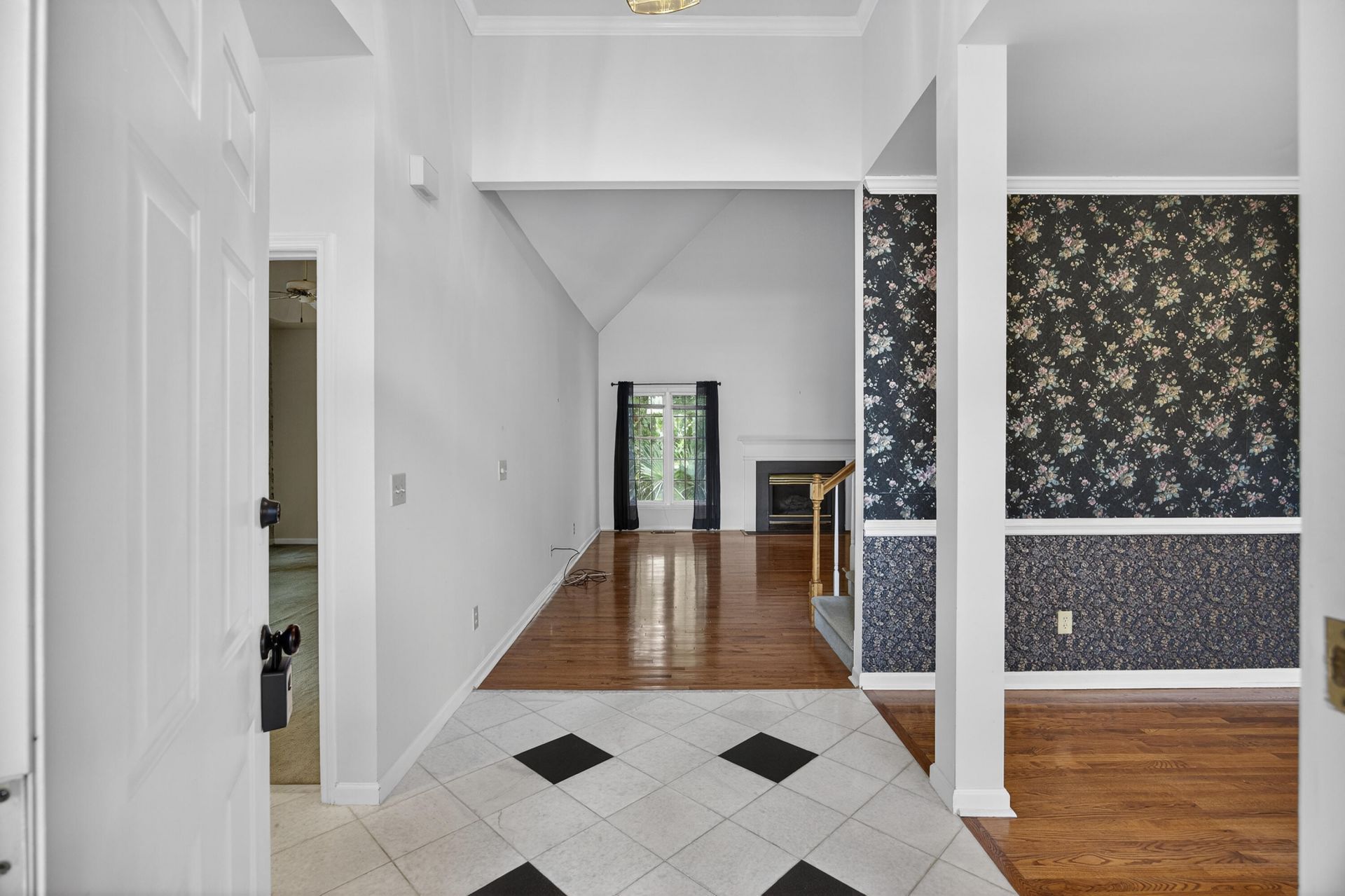 5425 Roxbury Drive Photo 18