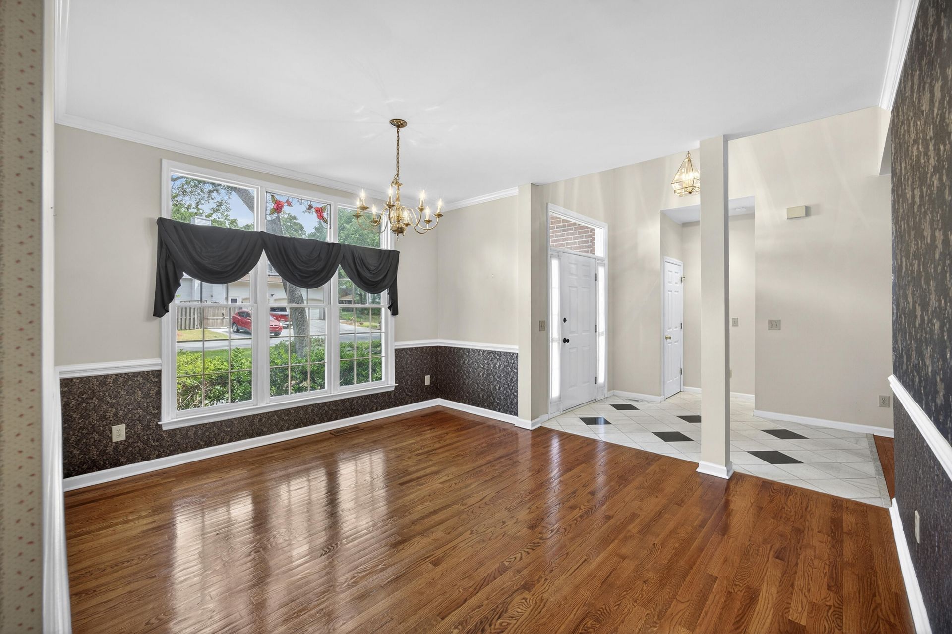 5425 Roxbury Drive Photo 20