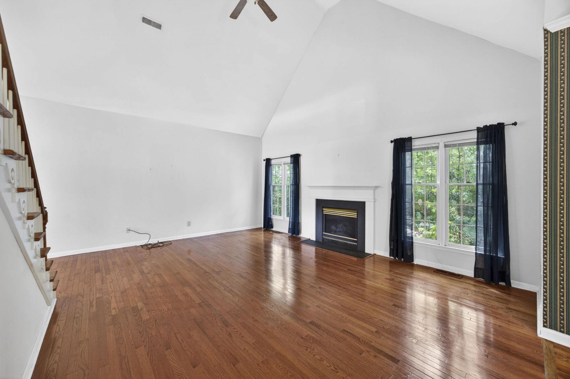 5425 Roxbury Drive Photo 27