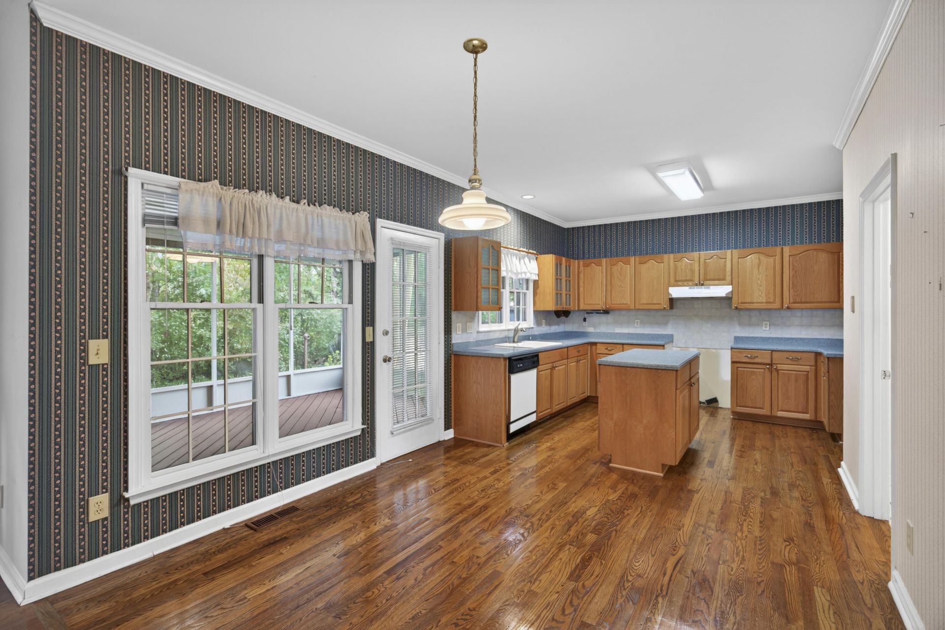 5425 Roxbury Drive Photo 29