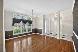 5425 Roxbury Drive photo 4