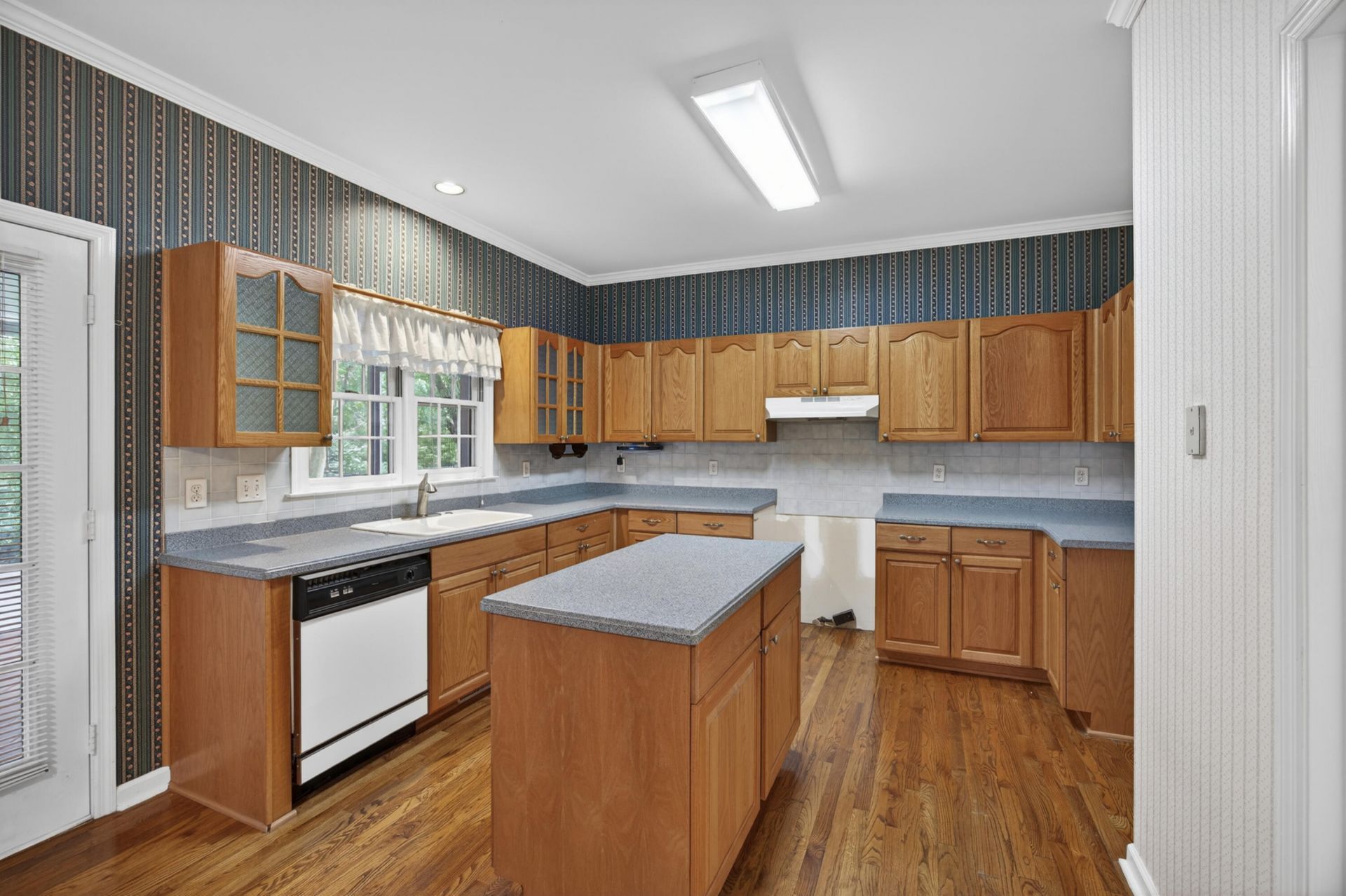 5425 Roxbury Drive Photo 30